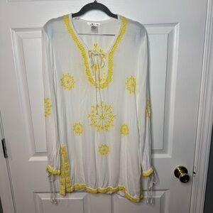 Lucky and Coco White and Yellow Embroidered Women's Swim Coverup Size Small GUC